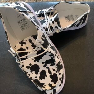 Mens cow print shoe 9.5